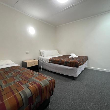 Parkside Inn Motel Мелбърн Екстериор снимка