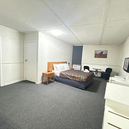 Parkside Inn Motel Мелбърн Екстериор снимка