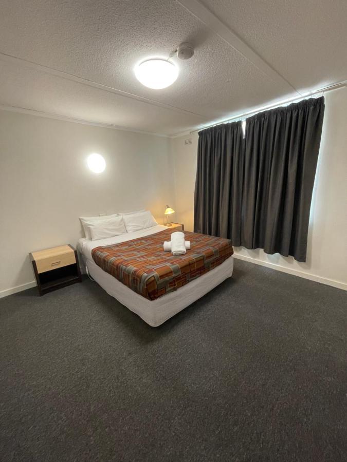 Parkside Inn Motel Мелбърн Екстериор снимка