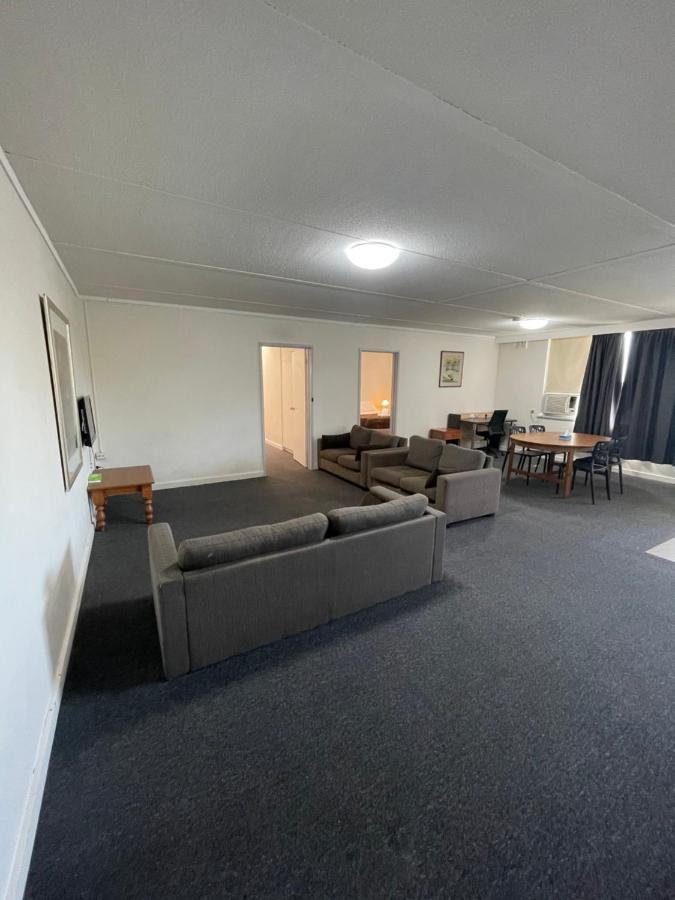 Parkside Inn Motel Мелбърн Екстериор снимка