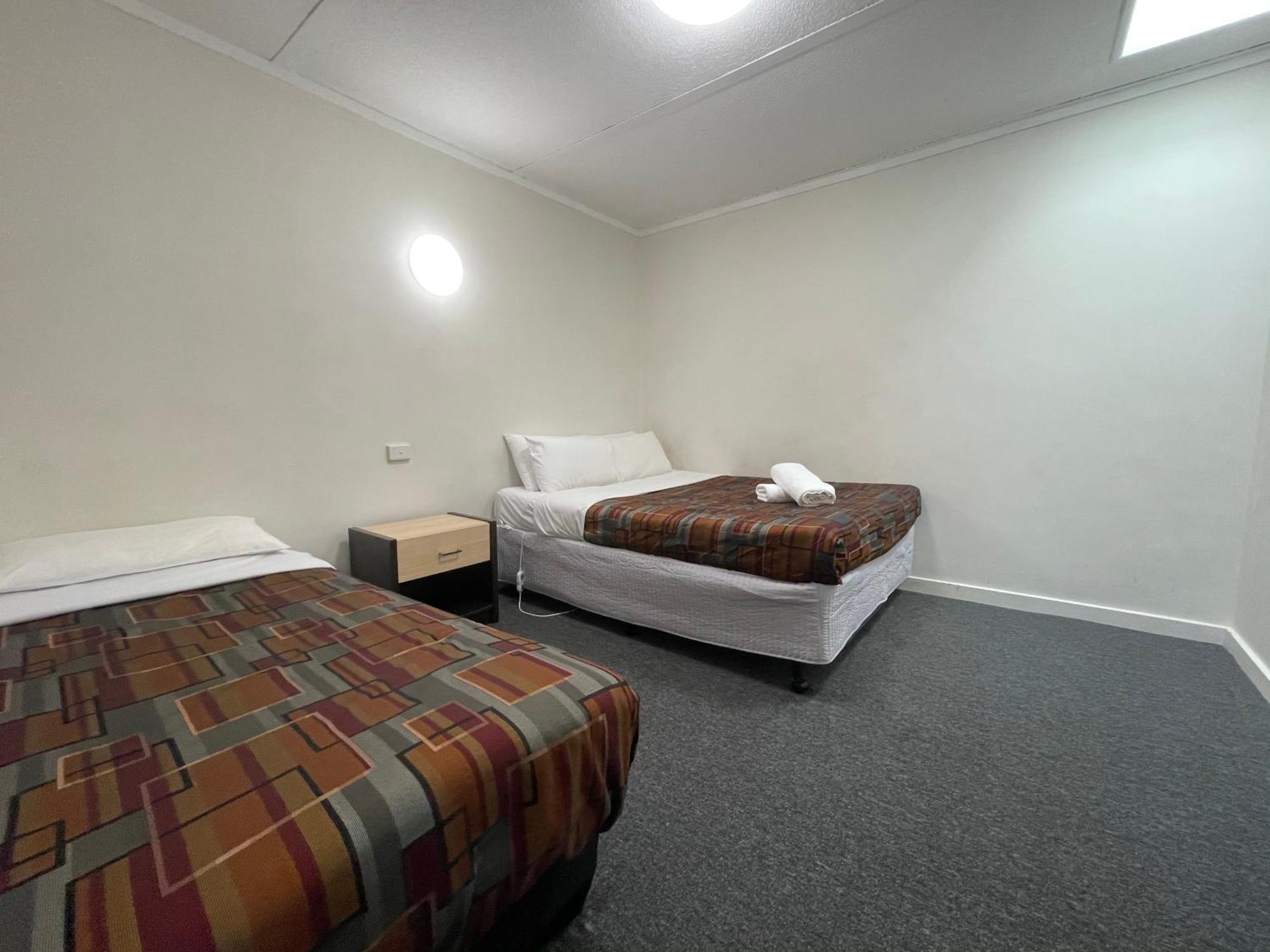 Parkside Inn Motel Мелбърн Екстериор снимка