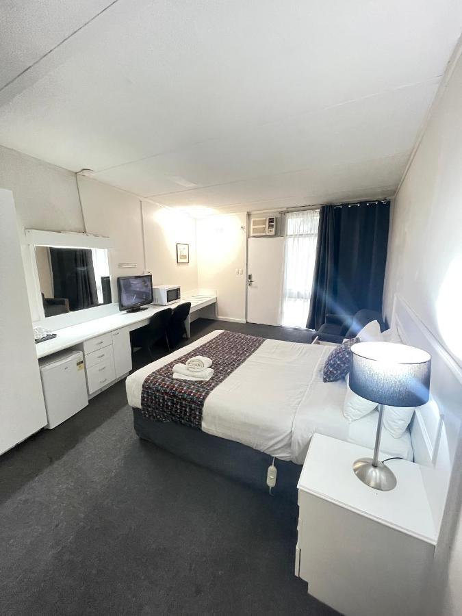 Parkside Inn Motel Мелбърн Екстериор снимка