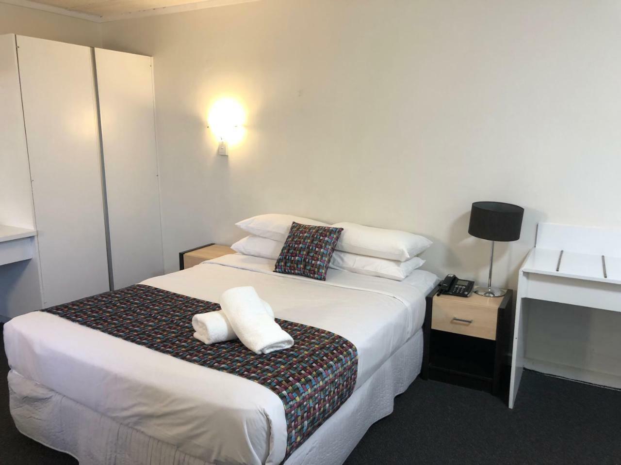 Parkside Inn Motel Мелбърн Екстериор снимка
